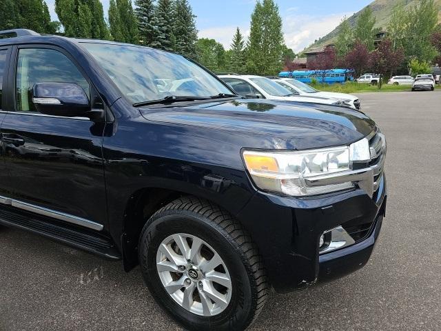 2017 toyota land cruiser base