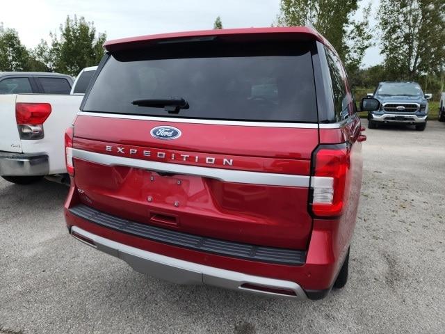 2022 ford expedition xlt
