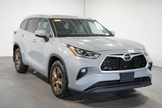 2022 toyota highlander hybrid xle