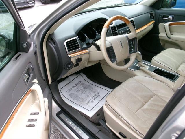 2010 lincoln mkz base