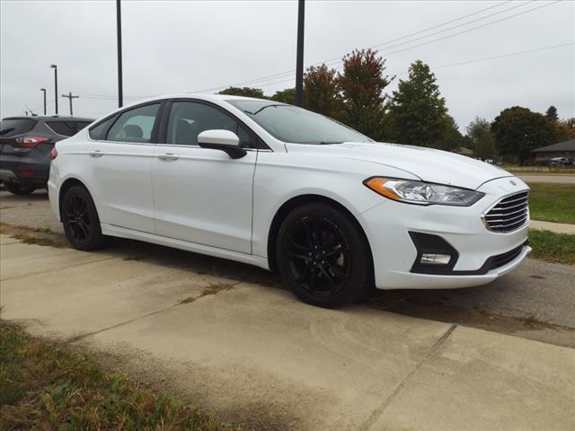 2020 ford fusion se