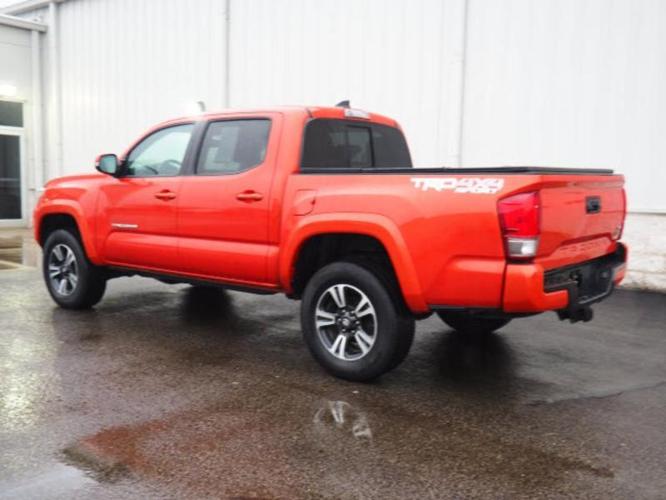 2017 toyota tacoma trd sport 4x4 trd sport 4dr double cab 5.0 ft sb 6a for sale in triadelphia, west virginia