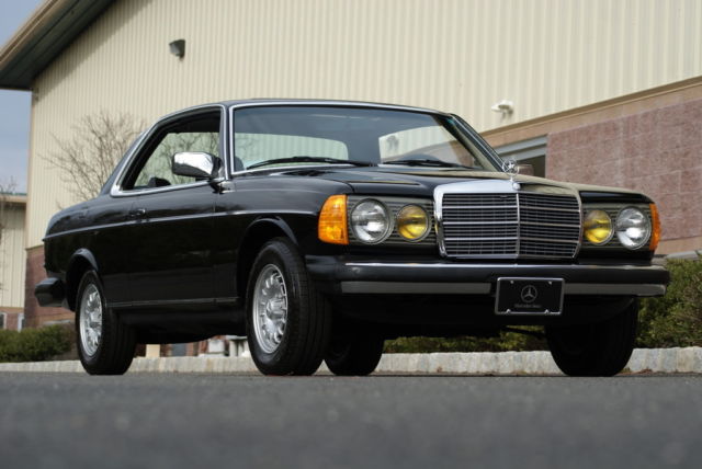 1983 mercedes-benz 300cd turbo-diesel black/black 53k miles collector quality