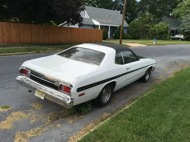 1974 plymouth gold duster 225 slant 6 ** no reserve **