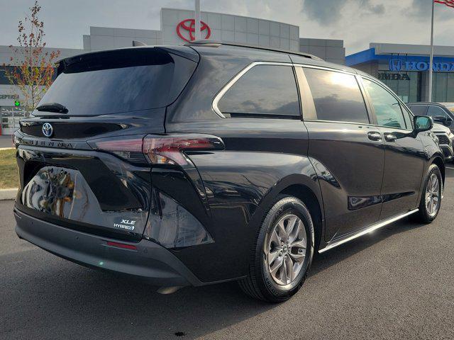 2023 toyota sienna xle 8 passenger