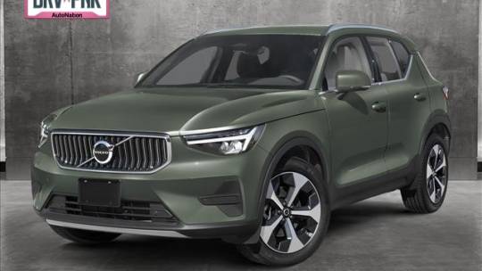 2025 Volvo XC40