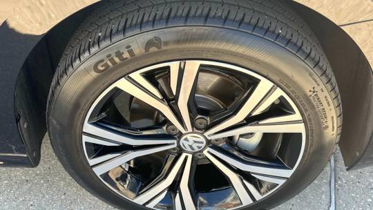 2022 Volkswagen Passat (North America and China) 2.0t se