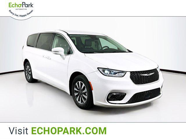 2022 chrysler pacifica hybrid touring l