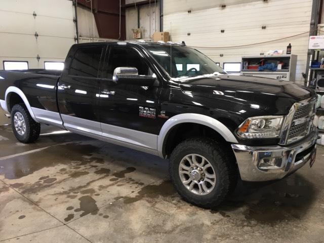 2017 ram ram pickup 3500 laramie 4x4 laramie 4dr crew cab 8 ft. lb srw pickup for sale in sheridan, wyoming