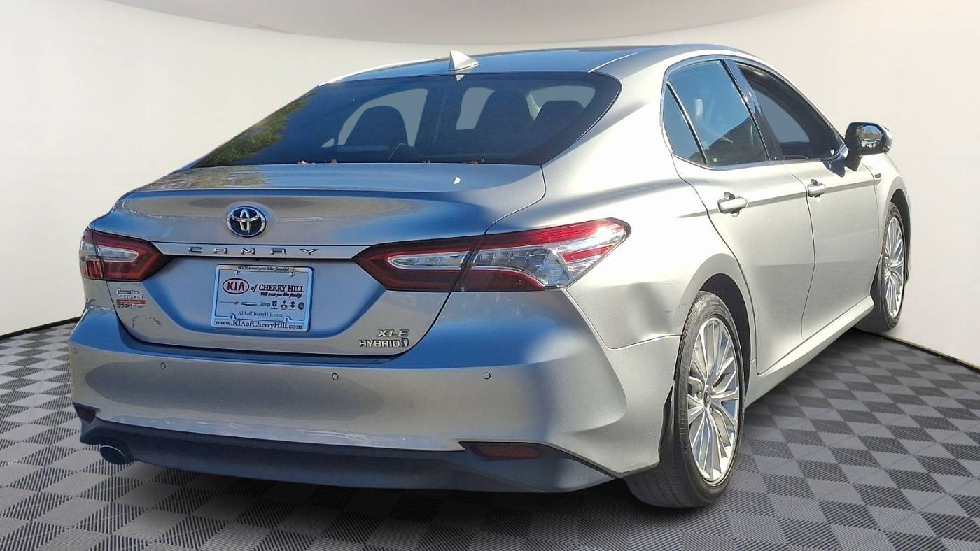 2018 toyota camry hybrid
