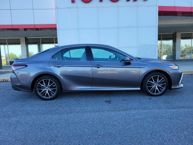 2024 toyota camry hybrid xle