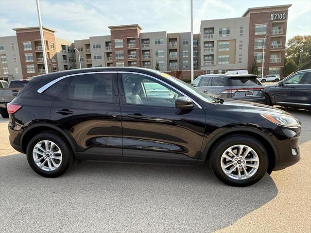 2021 ford escape se