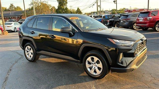 2023 toyota rav4 le