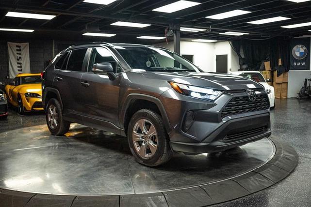 2022 toyota rav4 xle