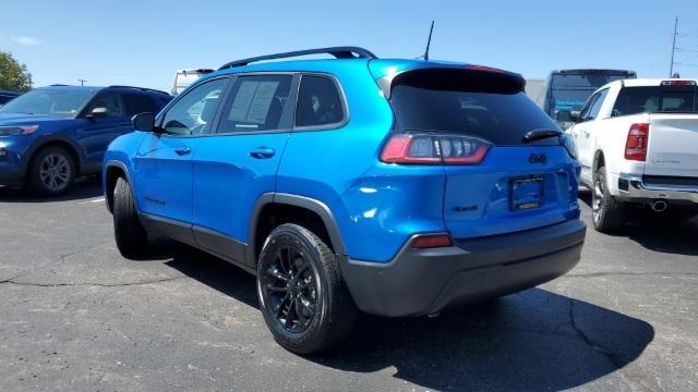 2023 jeep cherokee altitude lux