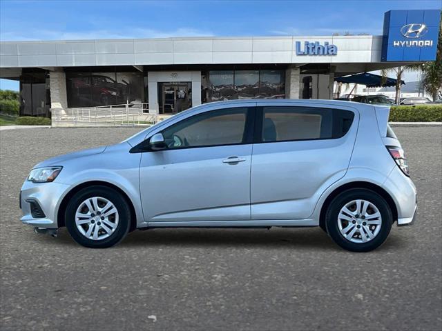 2020 chevrolet sonic fwd hatchback 1fl 5-door