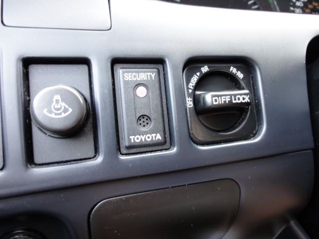 toyota land cruiser 1994 with differential locks, leather, 38k original miles