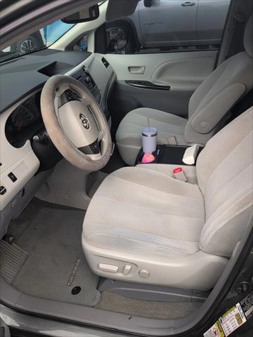 2014 toyota sienna le
