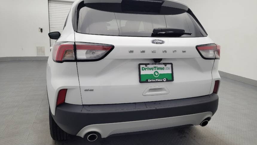2022 ford escape se