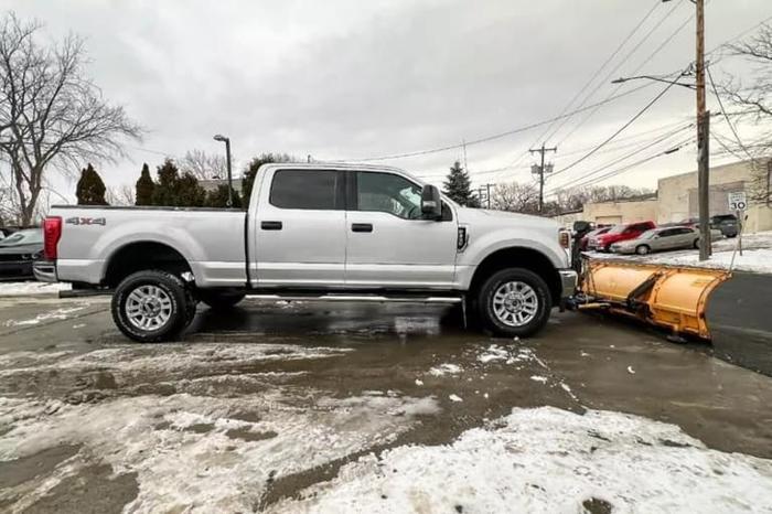 2018 ford f250 super duty crew cab xlt pickup 4d 8 ft in malden, massachusetts
