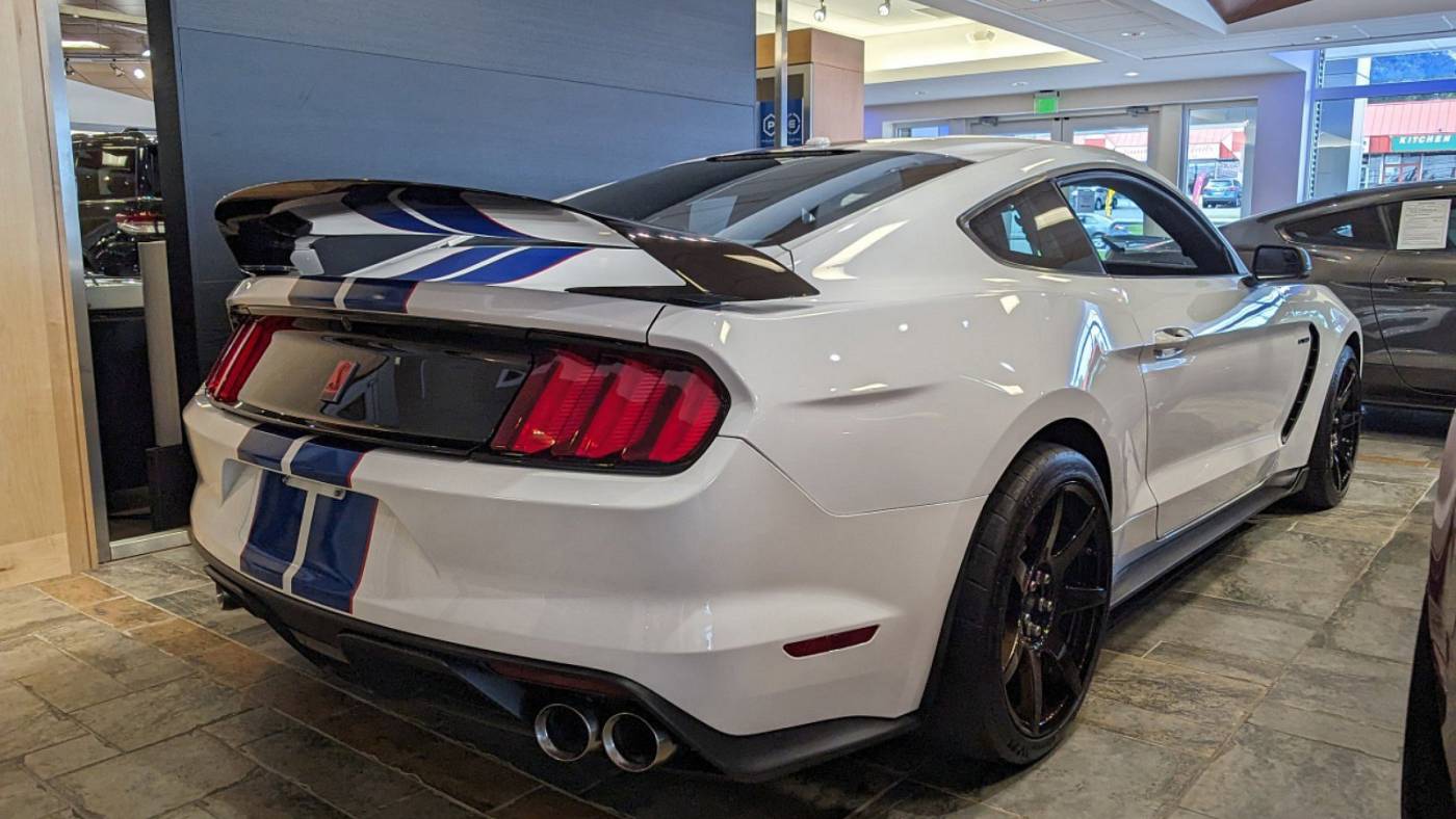 2017 ford mustang