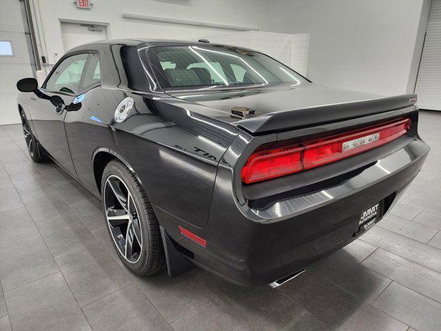 2010 dodge challenger srt8