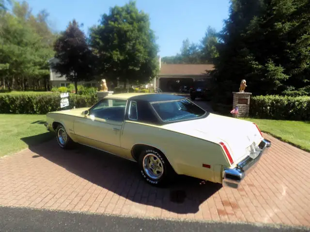 1977 oldsmobile cutlass supreme. 1 owner car with 27 k miles showroom new 350