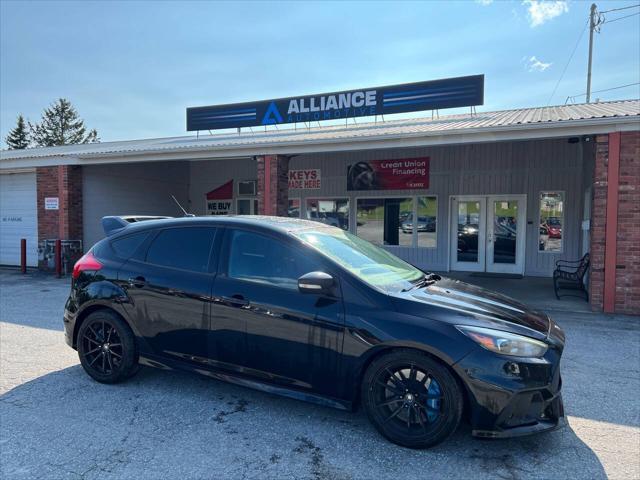 2017 ford focus rs base