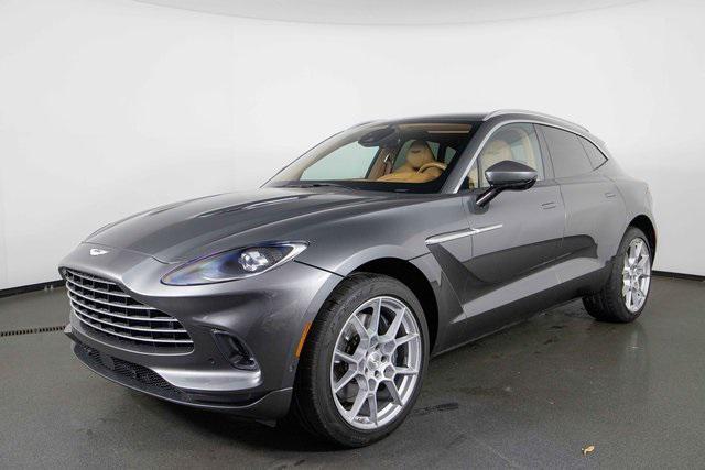 2022 aston martin dbx base