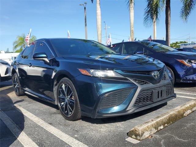 2021 toyota camry se