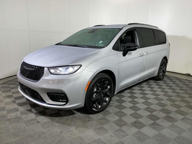 2024 chrysler pacifica touring l