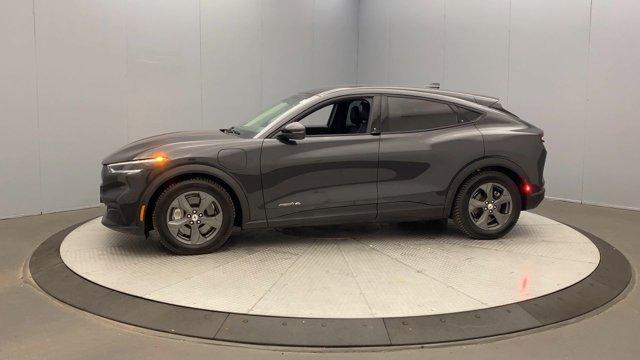 2022 ford mustang mach-e select