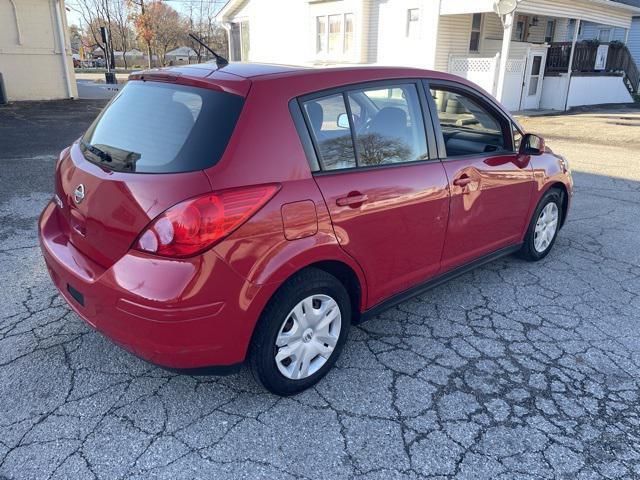 2012 nissan versa 1.8 s