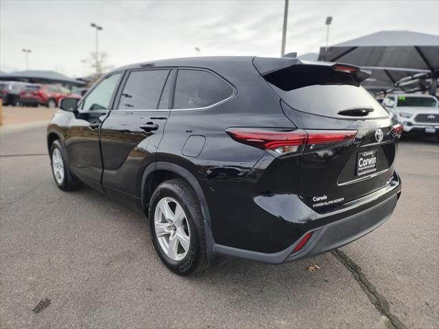 2024 toyota highlander le i4