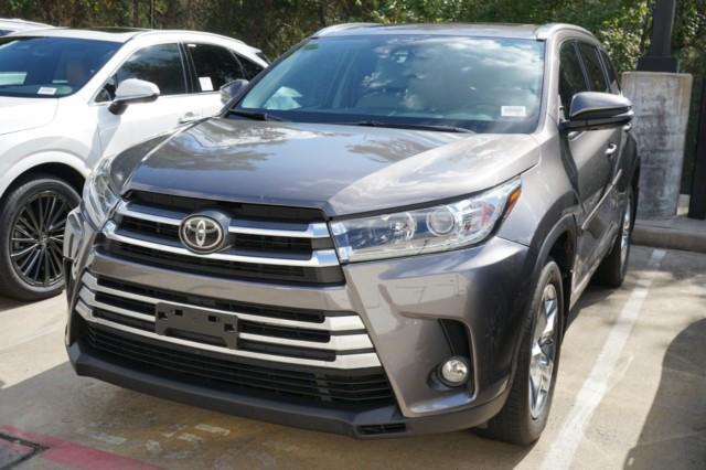 2017 toyota highlander limited