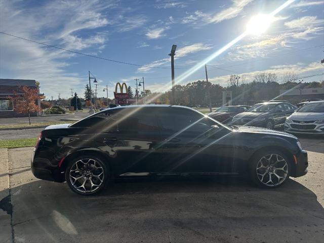 2018 chrysler 300 touring