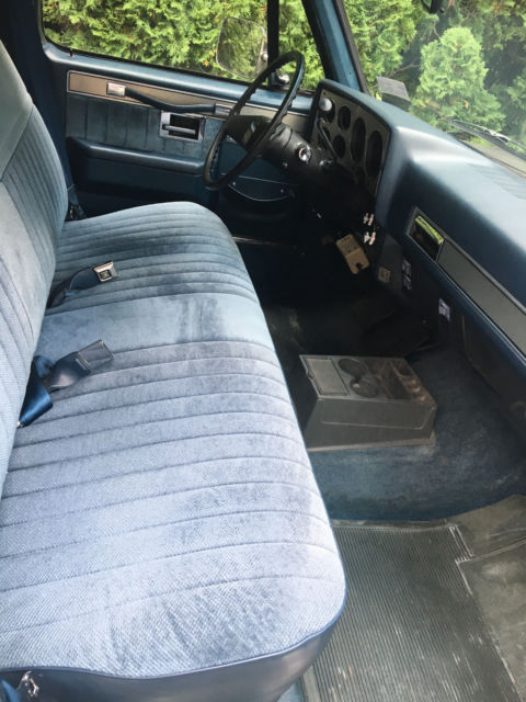 1987 chevrolet suburban silverado r20 - only 85, 267 miles