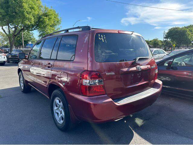 2004 toyota highlander base