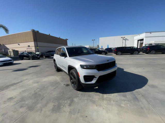 2023 jeep grand cherokee altitude