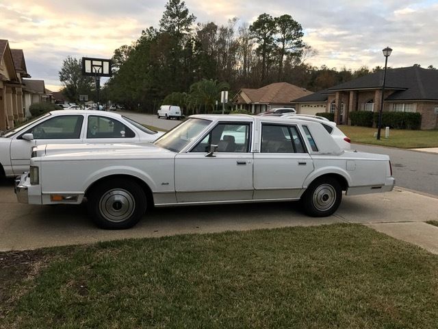 1985 lincoln town car base sedan 4-door 5.0l one owner