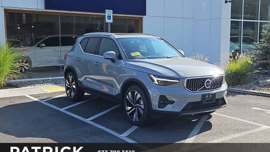 2025 Volvo XC40