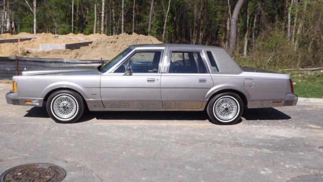 1989 lincoln town car cartier