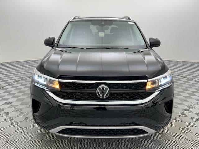 2023 volkswagen taos 1.5t se in countryside, illinois