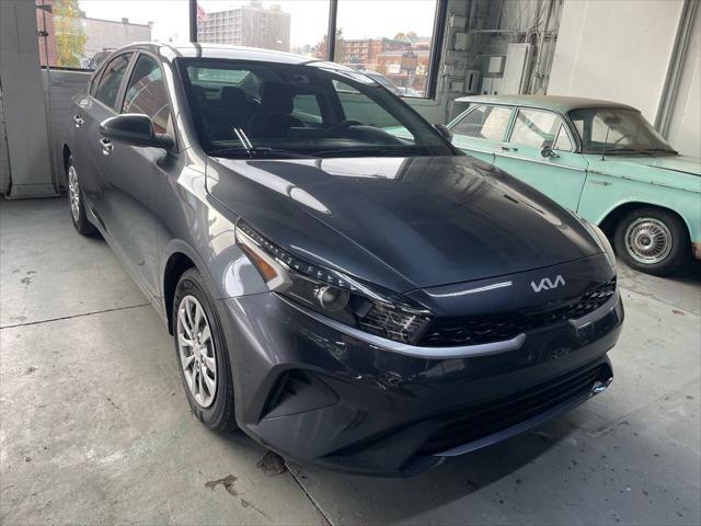 2023 kia forte lx 4dr sedan