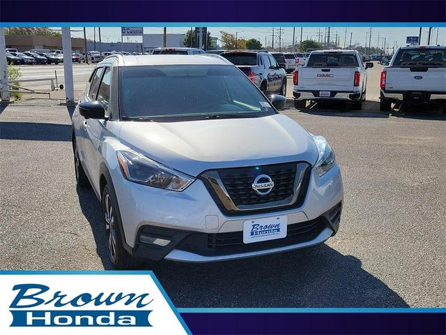 2019 nissan kicks sr