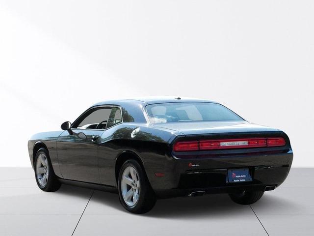 2012 dodge challenger sxt