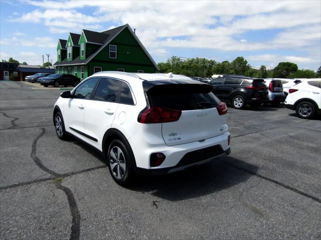 2022 kia niro lx