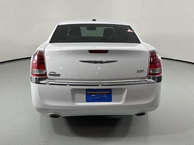 2014 chrysler 300 base
