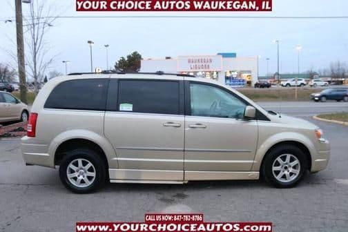 2010 chrysler town & country touring in waukegan, illinois