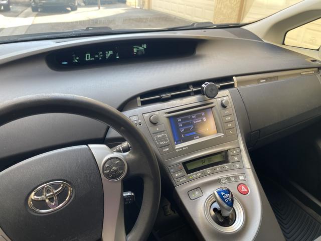 2012 toyota prius plug-in base